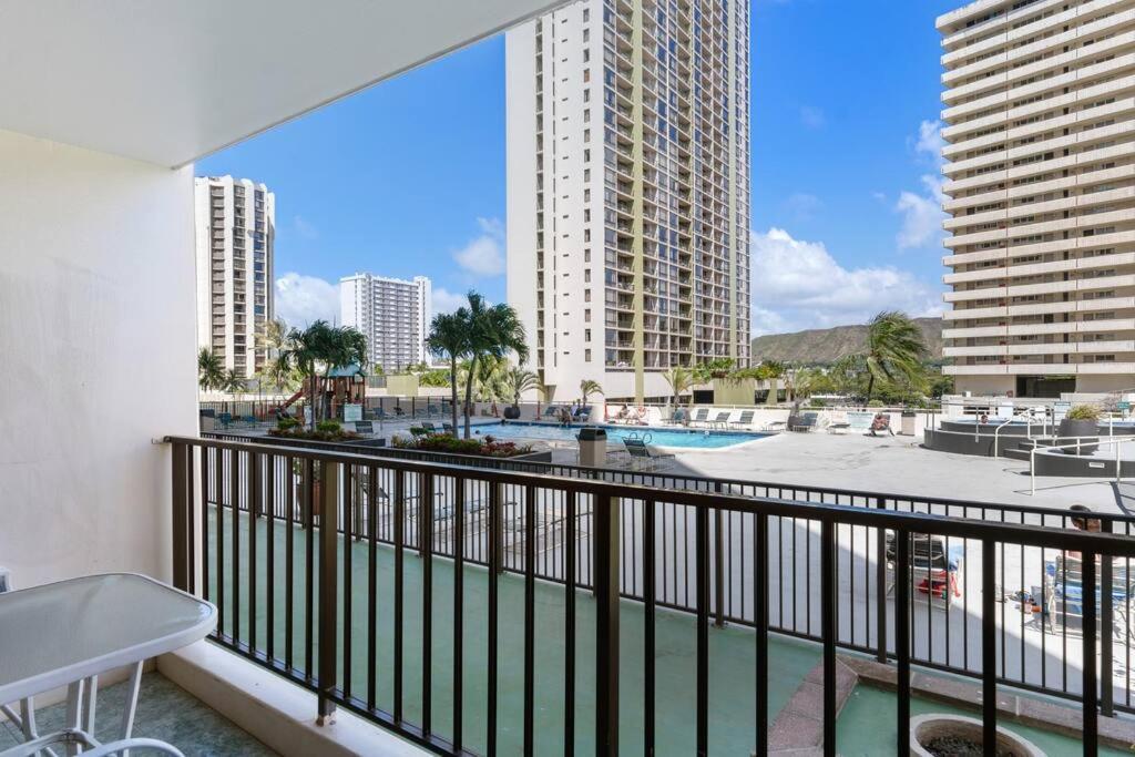 Punawai Suite @Waikiki Banyan Honolulu Exterior photo